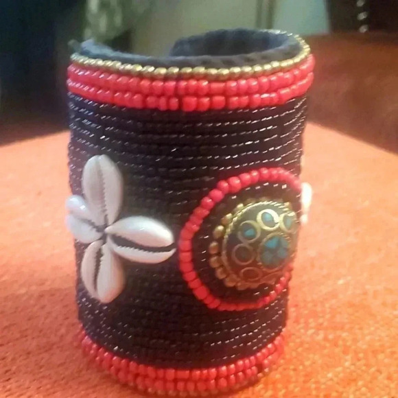 Cowie beaded bracelet Cuff - Picture 4 of 4